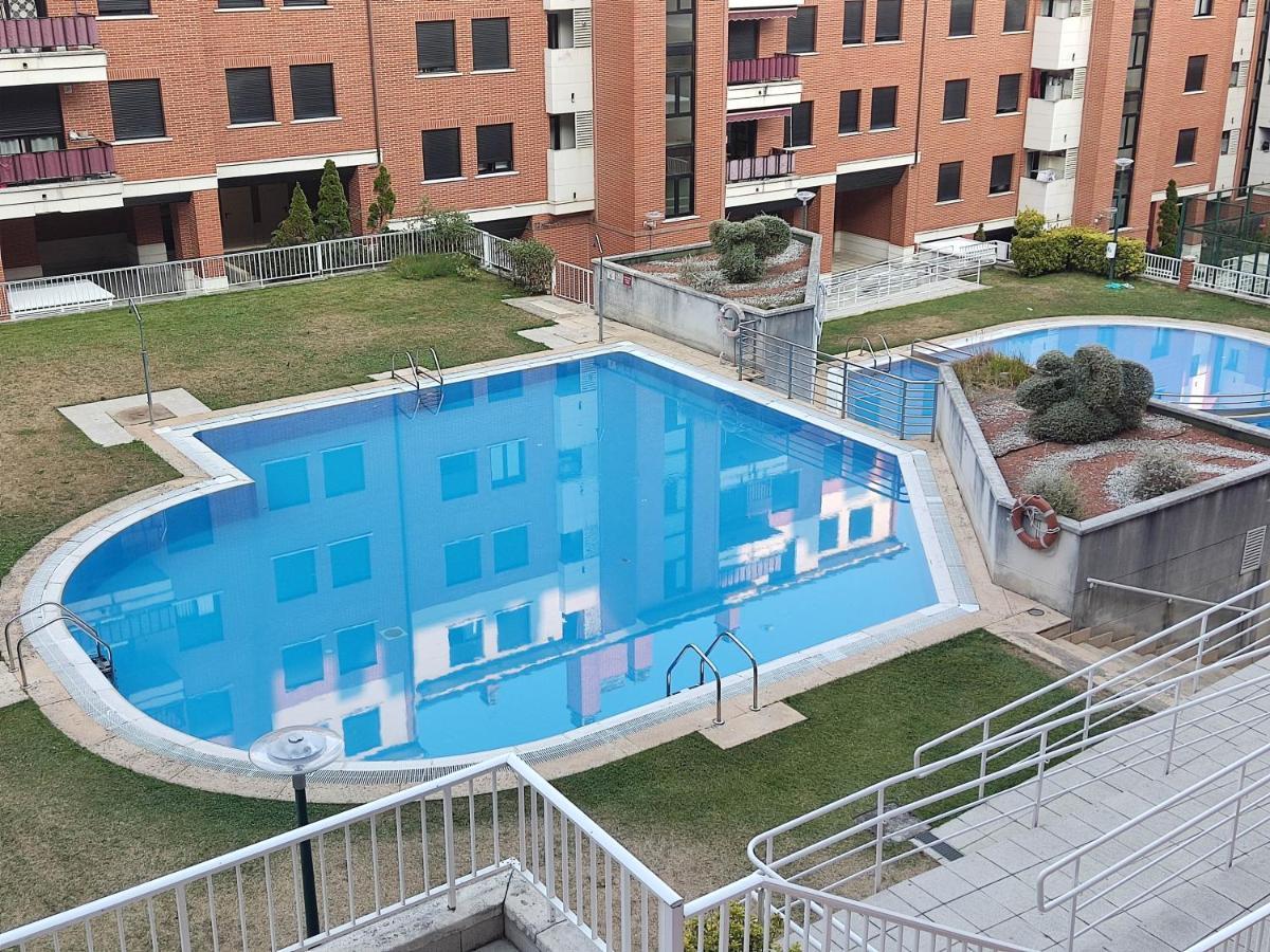 Precioso Apartamento Con Terraza, Pistas De Padel Y Piscinas Apartment Кастро-Урдиалес Екстериор снимка