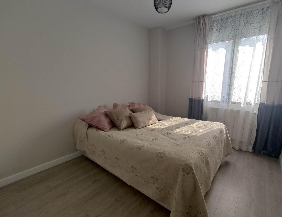 Precioso Apartamento Con Terraza, Pistas De Padel Y Piscinas Apartment Кастро-Урдиалес Екстериор снимка