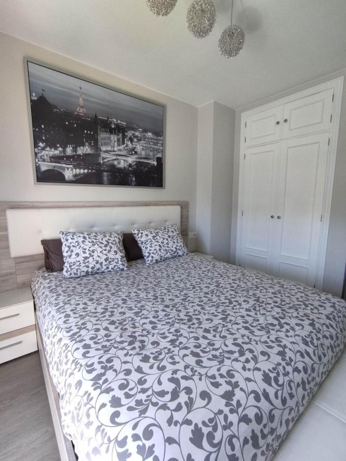 Precioso Apartamento Con Terraza, Pistas De Padel Y Piscinas Apartment Кастро-Урдиалес Екстериор снимка