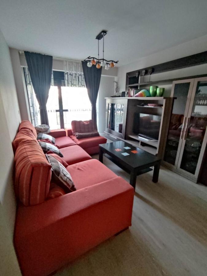 Precioso Apartamento Con Terraza, Pistas De Padel Y Piscinas Apartment Кастро-Урдиалес Екстериор снимка